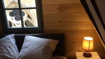 3 slaapkamers, een strijkplank/strijkijzer, reisbedje, gratis wifi