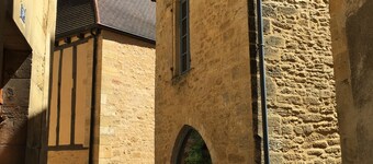 charming house in the city médiéviale