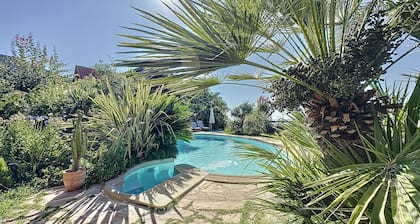 Pequeño rincón del paraíso, piscina privada con vistas panorámicas al mar y a la montaña,