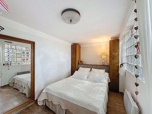 1 室のベッドルーム、アイロン / アイロン台、旅行用ベビーベッド、WiFi (無料)