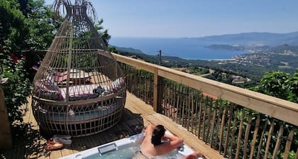 Small corner of paradise, panoramic sea & mountain views, swimming pool & Spa