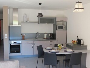 Fridge, microwave, oven, stovetop - Cottage Le Meixzoté (Ferdrupt)