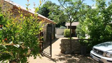 Enceinte de lâhĂ©bergement