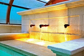 Spa - Hacienda provençal - Heated indoor pool and outdoor pool, (Mondragon)