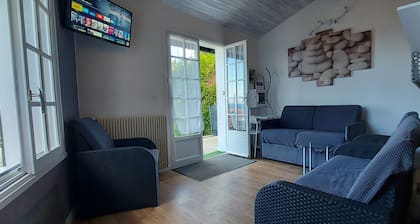 RARE & QUIET. 3-star villa with full ocean views. Sleeps 1 to 7 WIFI/Clim