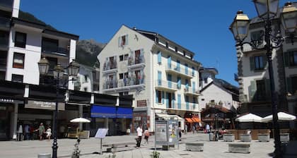 3 PRESTIGE ROOMS, FULL CENTER, 4 STARS