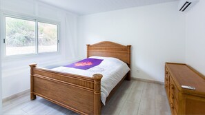 3 عدّة غرف نوم ومكواة/لوح كي وسرير سفر وواي فاي مجانًا