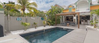 orient bay villa beach house 3 minutes walk from the beach