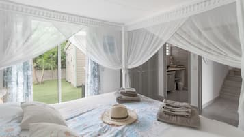 3 chambres, coffres-forts dans les chambres, fer et planche Ă repasser