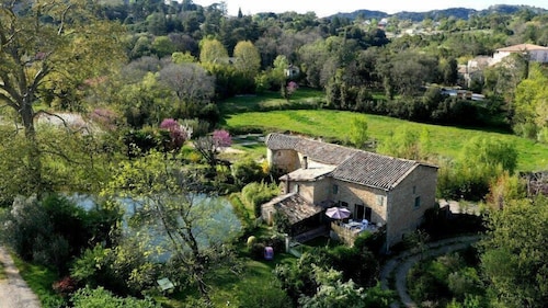 Farmhouse located in the countryside, in a peaceful setting in the heart of the Cévennes.