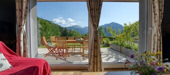 Luxurious house, gorgeous view in a charming environment