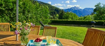 Luxurious house, gorgeous view in a charming environment