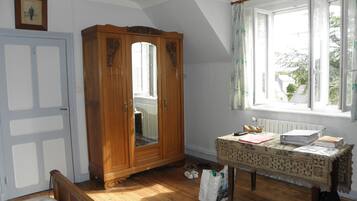 3 slaapkamers, een strijkplank/strijkijzer, gratis wifi, rolstoeltoegang