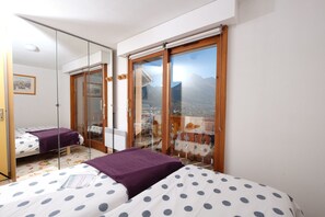 3 bedrooms, iron/ironing board, free WiFi, bed sheets - CHALET 4 * SOUTH TRIPLEX SOFT CHIMNEY BALCONIES GARDEN VIEW GREENHOUSE CHE CALM (Briançon)