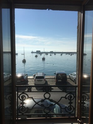 Interior - Apartment facing the sea, old fisherman's house, sleeps 6 Granville. (Granville)