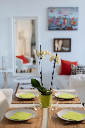 Dining - Le Doris, 60m2 /3 persons, WIFI (Honfleur)