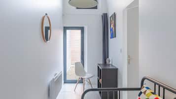 2 bedrooms, iron/ironing board, travel crib, free WiFi