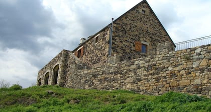Ancienne ferme rénovée avec goût, trÚs bon confort,