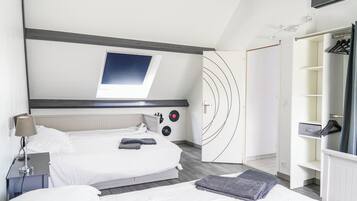 5 bedrooms, in-room safe, desk, soundproofing
