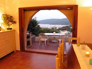 Outdoor dining - Space, sun and freedom: 4 terraces, private garden on 24 hectares of land (Propriano)
