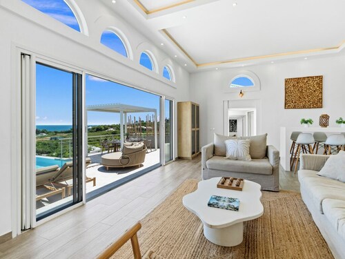 Villa Topaze - An Astonishing view on Orient Bay