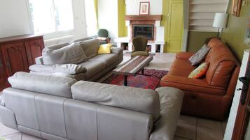 Télévision, cheminée