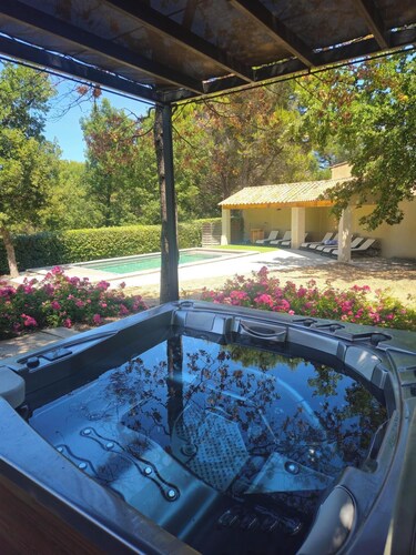 New villa with a private pool and spa in the hills above Faucon