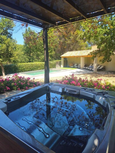 New villa with a private pool and spa in the hills above Faucon