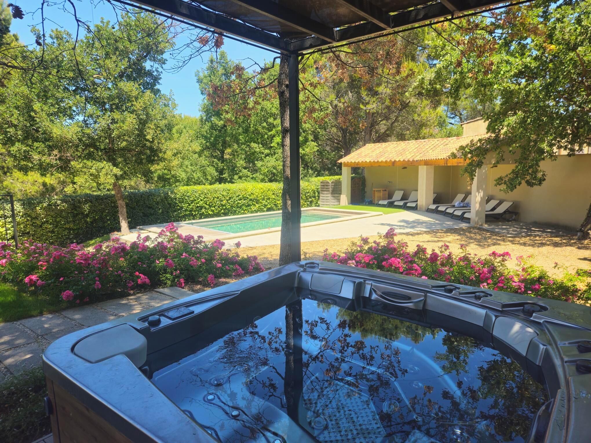 Bain à remous extérieur