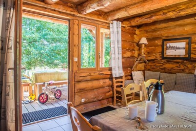 Beau chalet rondins en bordure de rivière dans les Vosges, wifi, tout équipé