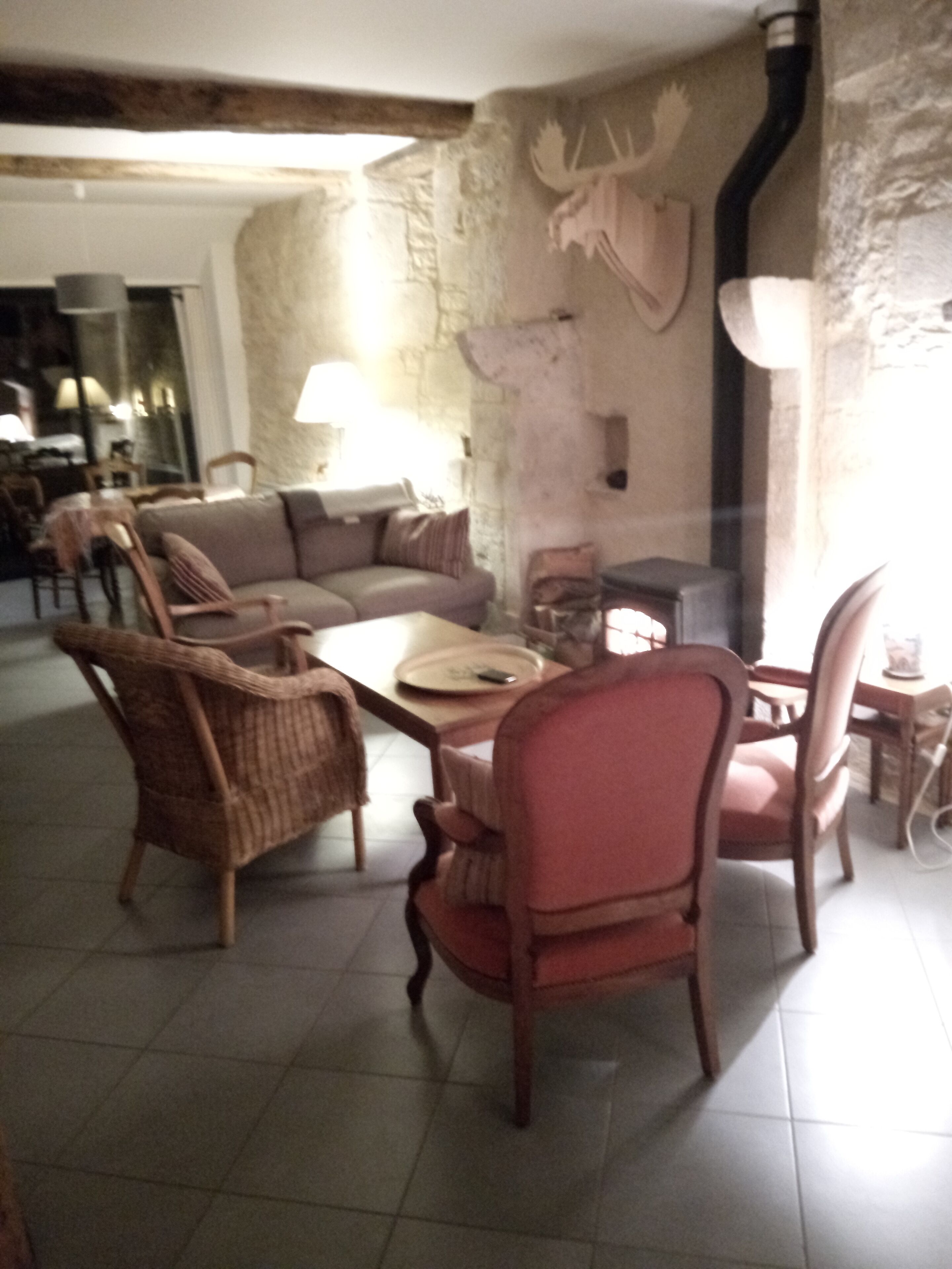 Fernseher, Bücher, Musikbibliothek, Stereoanlage