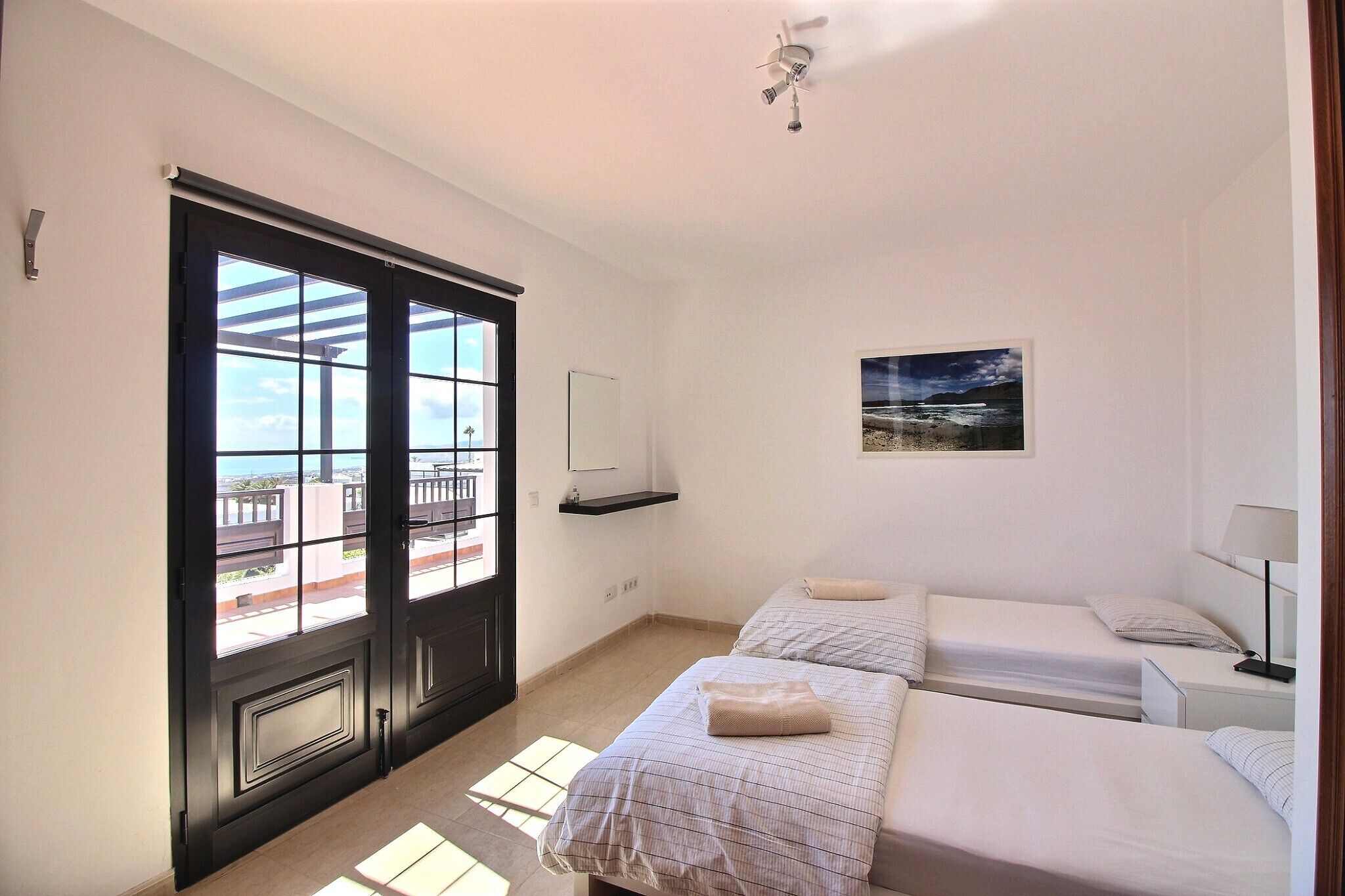 3 slaapkamers, een strijkplank/strijkijzer, gratis wifi, beddengoed