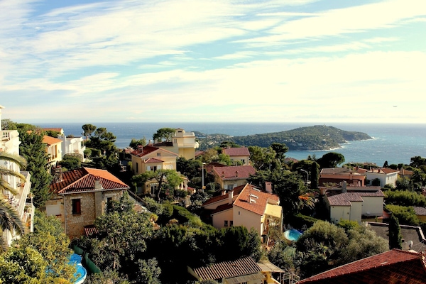 Vue sur Saint Jean Cap-Ferrat