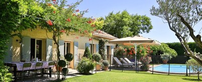 Private Heated pool - walking distance from Saint-Rémy-de-Provence