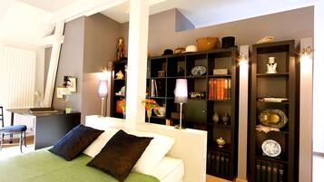 3 habitaciones, tabla de planchar con plancha, wifi y ropa de cama