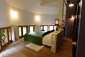 3 chambres, fer et planche à repasser, Wi-Fi, draps fournis