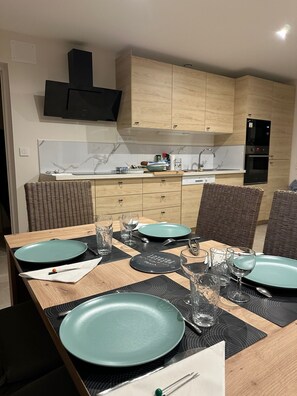 Dining - Gite,sea view,all comforts, garden, 2 bedrooms for 4 people close to Omaha Beach (Port-En-Bessin-Huppain)
