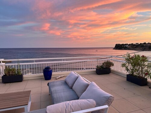 WATERFRONT 50 m vom Strand, 70m2 LUXURIÖSEN, WLAN, -Terrasse 60m2, FULL SU