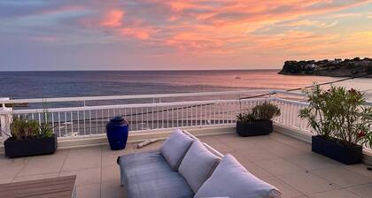 FRONT DE MER, 50 mÂČ LUXUEUX,4 Personnes,Plage Ă 50m,TERRASSE de 80mÂČ, 3lits