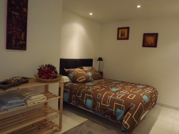 1 Schlafzimmer, BĂŒgeleisen/BĂŒgelbrett, kostenloses WLAN