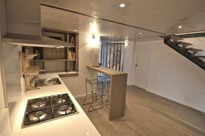 Fridge, microwave, oven, dishwasher