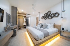 3 chambres, coffre-fort, fer et planche à repasser, lit de bébé portatif