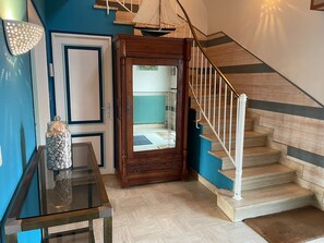 Interior - Bright and comfortable house in a quiet area in a wooded park near the beaches. (Plouharnel)