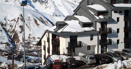 St LARY SOULAN PLA D'ADET aux pieds des pistes, exposition plein sud 2 étoiles