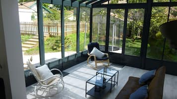 TV connectée, lecteur de DVD, livres, médiathÚque