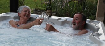 Gîte with SPA in a large park in the heart of Périgord ( Monpazier-Dordogne)