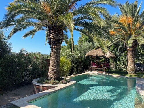 MAGNIFIQUE VILLA CLIMATISEE AVEC PISCINE CHAUFFEE 30 MN DE LA MER  CENTRE VAR  