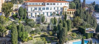 SUPERB APARTMENT WITH POOL AND MAGNIFICENT VIEW ON MONACO