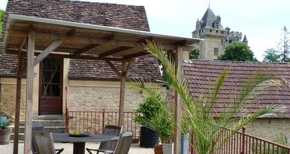 "Charming troglodyte house" near Sarlat