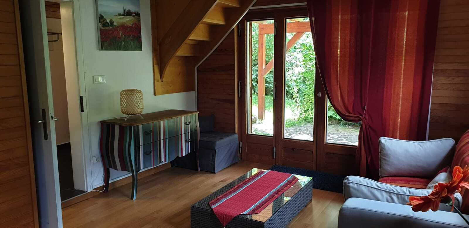 Smart TV, fireplace, DVD player, music library
